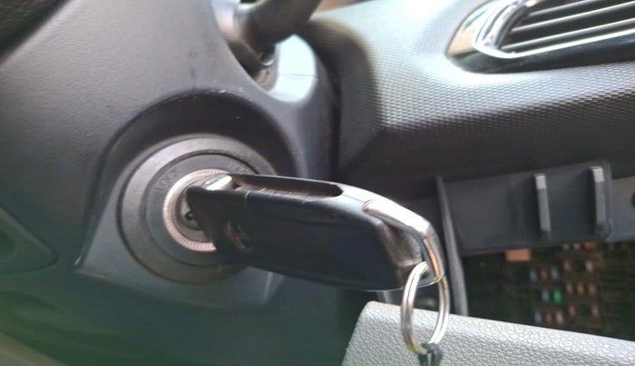 2016 Tata Tiago XZ PETROL, Petrol, Manual, 83,586 km, interior