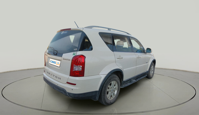 2015 Ssangyong Rexton RX7, Diesel, Automatic, 1,12,614 km, exterior