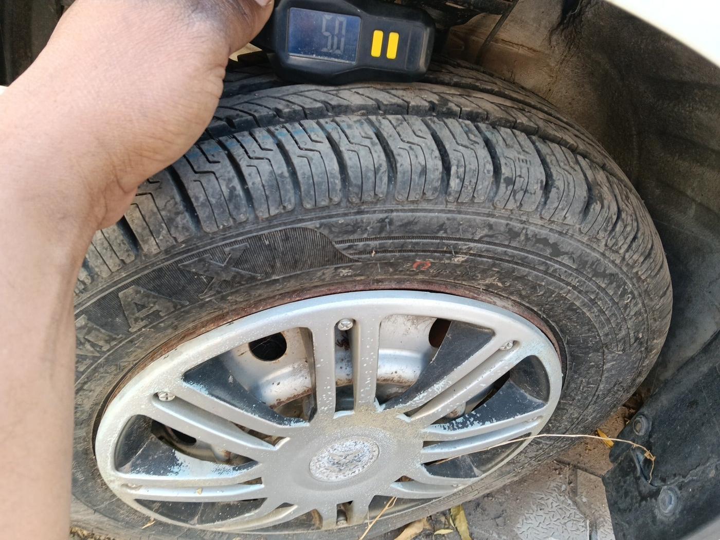 2010 Maruti Wagon R 1.0 LXI, Petrol, Manual, 2,01,101 km, tyre