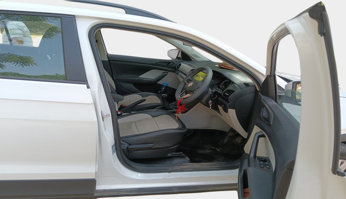 2024 Volkswagen TAIGUN COMFORTLINE 1.0 TSI MT, Petrol, Manual, 11,430 km, interior