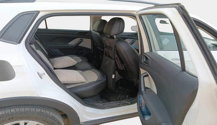 2024 Volkswagen TAIGUN COMFORTLINE 1.0 TSI MT, Petrol, Manual, 11,430 km, interior