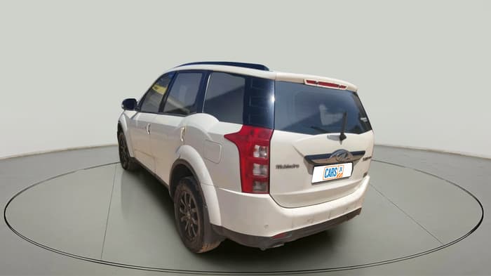 2017 Mahindra XUV500 W10 AT, Diesel, Automatic, 2,16,331 km, exterior