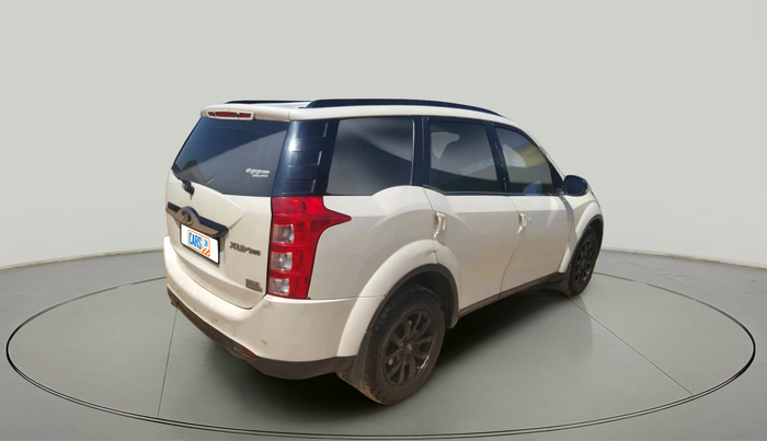 2017 Mahindra XUV500 W10 AT, Diesel, Automatic, 2,16,331 km, exterior