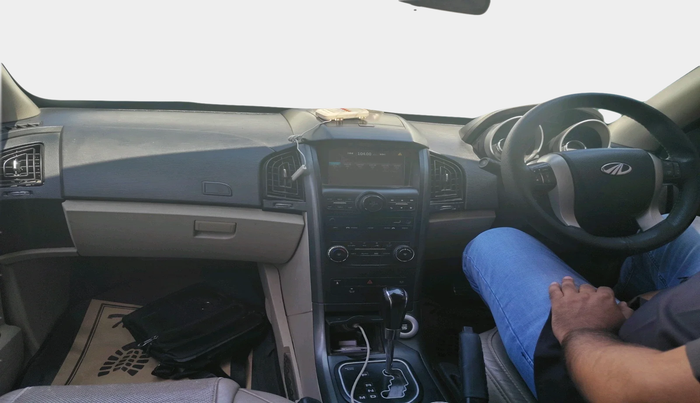 2017 Mahindra XUV500 W10 AT, Diesel, Automatic, 2,16,331 km, interior