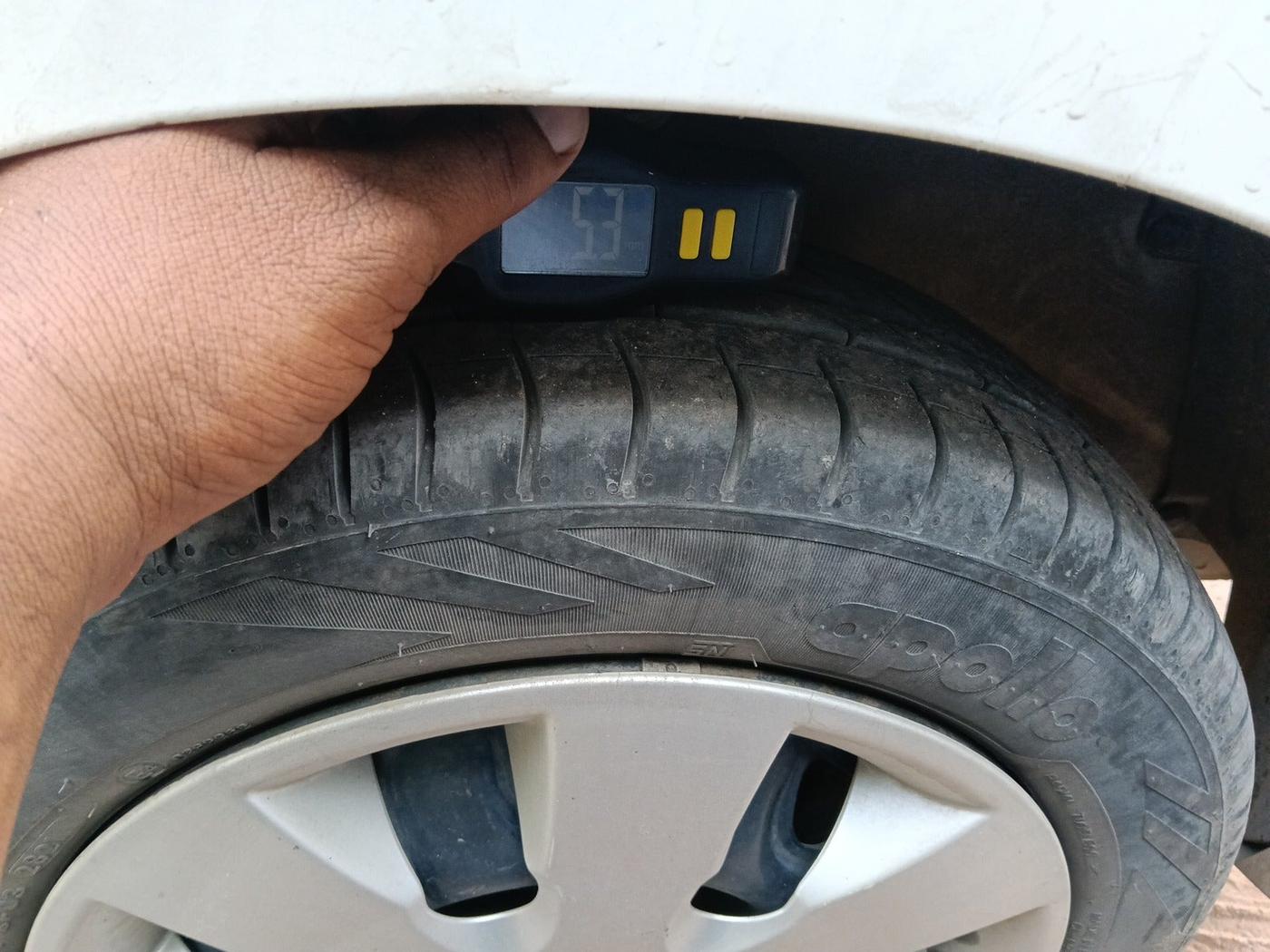2015 Maruti Alto K10 VXI, Petrol, Manual, 75,943 km, tyre