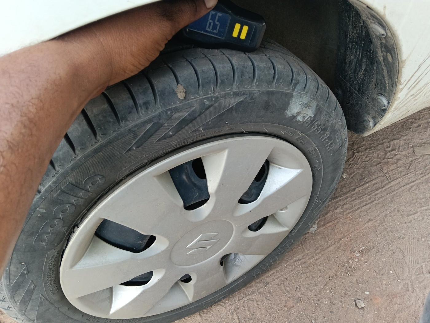2015 Maruti Alto K10 VXI, Petrol, Manual, 75,943 km, tyre