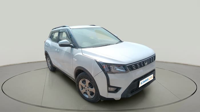 2023 Mahindra XUV300 W6 1.2 PETROL, Petrol, Manual, 15,348 km, exterior