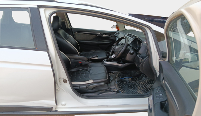 2017 Honda WR-V 1.5L I-DTEC VX MT, Diesel, Manual, 2,24,672 km, interior