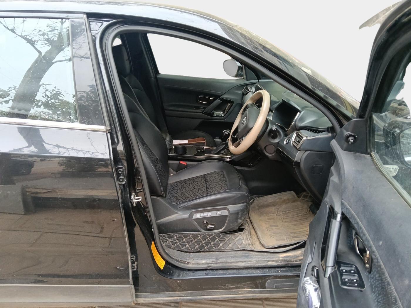 2023 Tata Harrier XZA PLUS 2.0L DARK EDITION, Diesel, Automatic, 1,07,456 km, interior