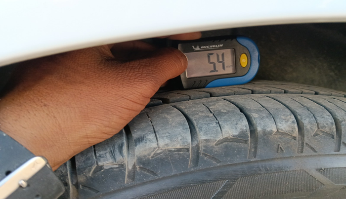 2018 Maruti Ciaz SIGMA 1.4 MT PETROL, Petrol, Manual, 1,32,011 km, tyre