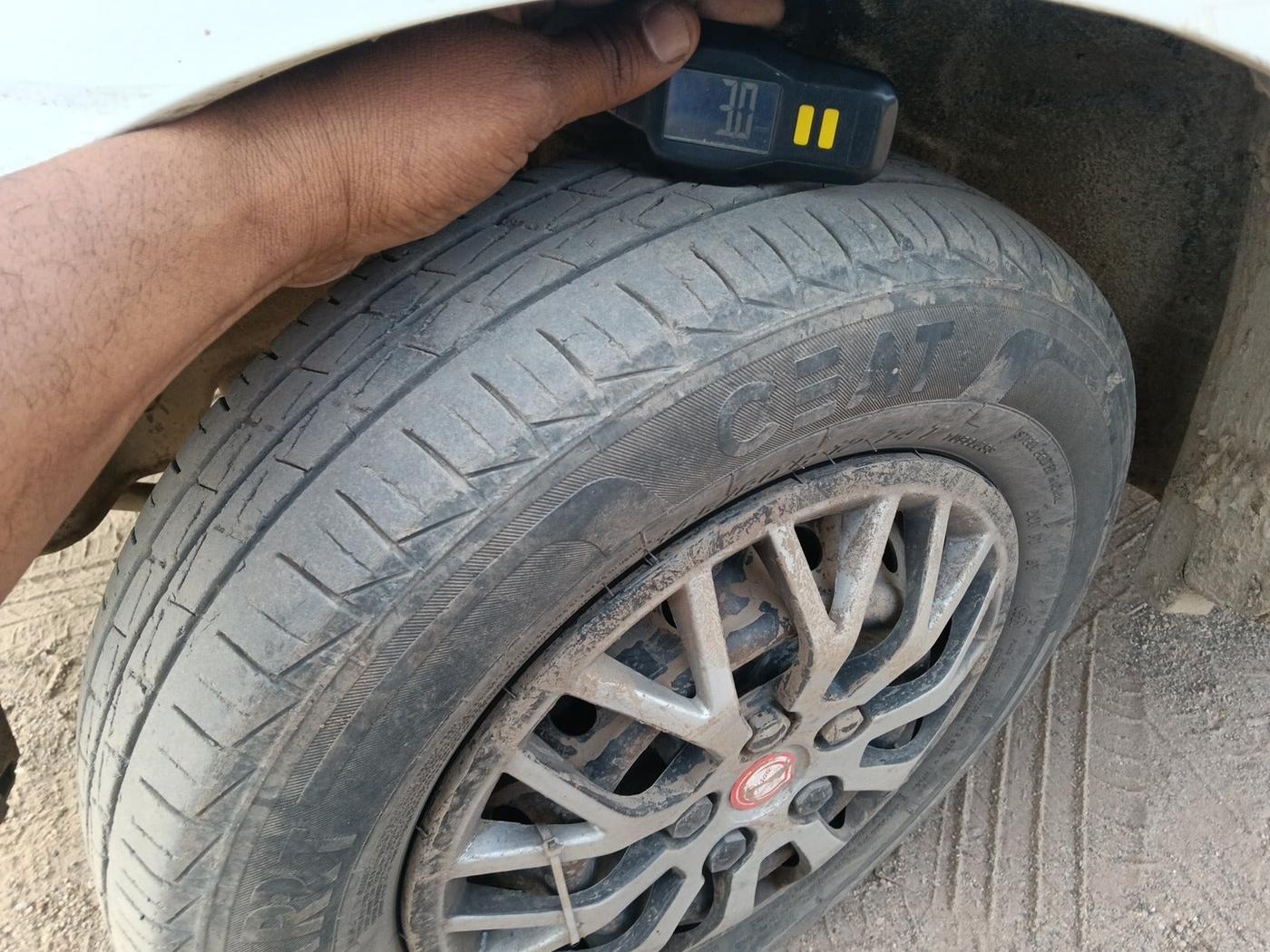 2019 Maruti Alto LXI, Petrol, Manual, 1,01,207 km, tyre