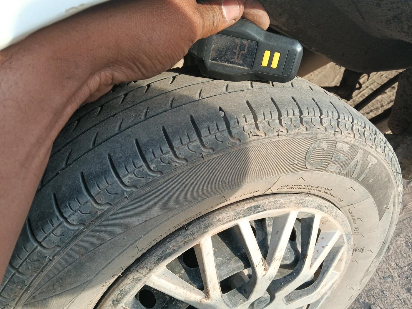 2019 Maruti Alto LXI, Petrol, Manual, 1,01,207 km, tyre