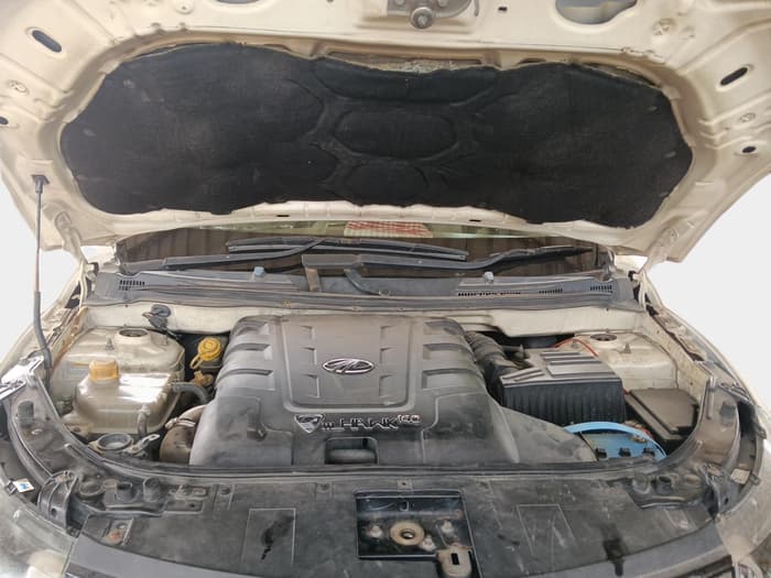 2013 Mahindra XUV500 W8, Diesel, Manual, 1,22,345 km, exterior