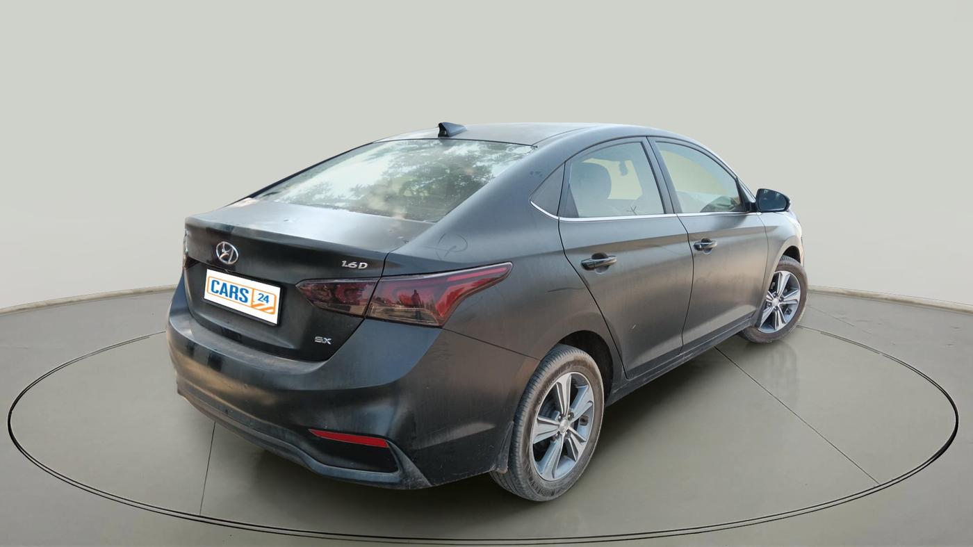 2018 Hyundai Verna 1.6 CRDI SX + AT, Diesel, Automatic, 7,00,000 km, exterior