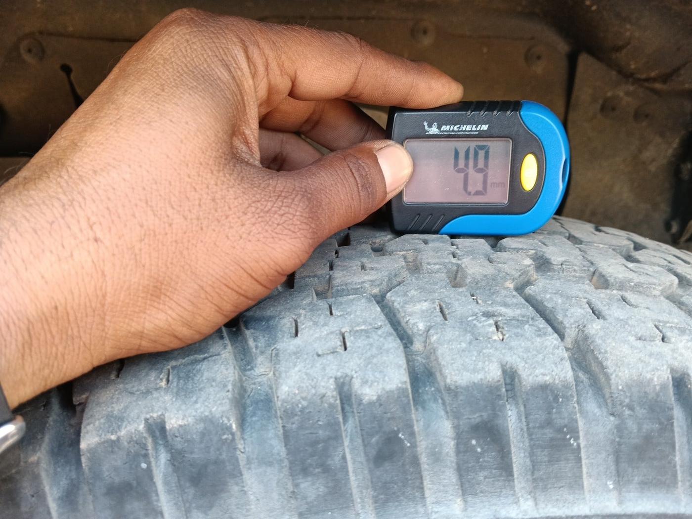 2020 Mahindra Bolero B6 (O), Diesel, Manual, 64,319 km, tyre