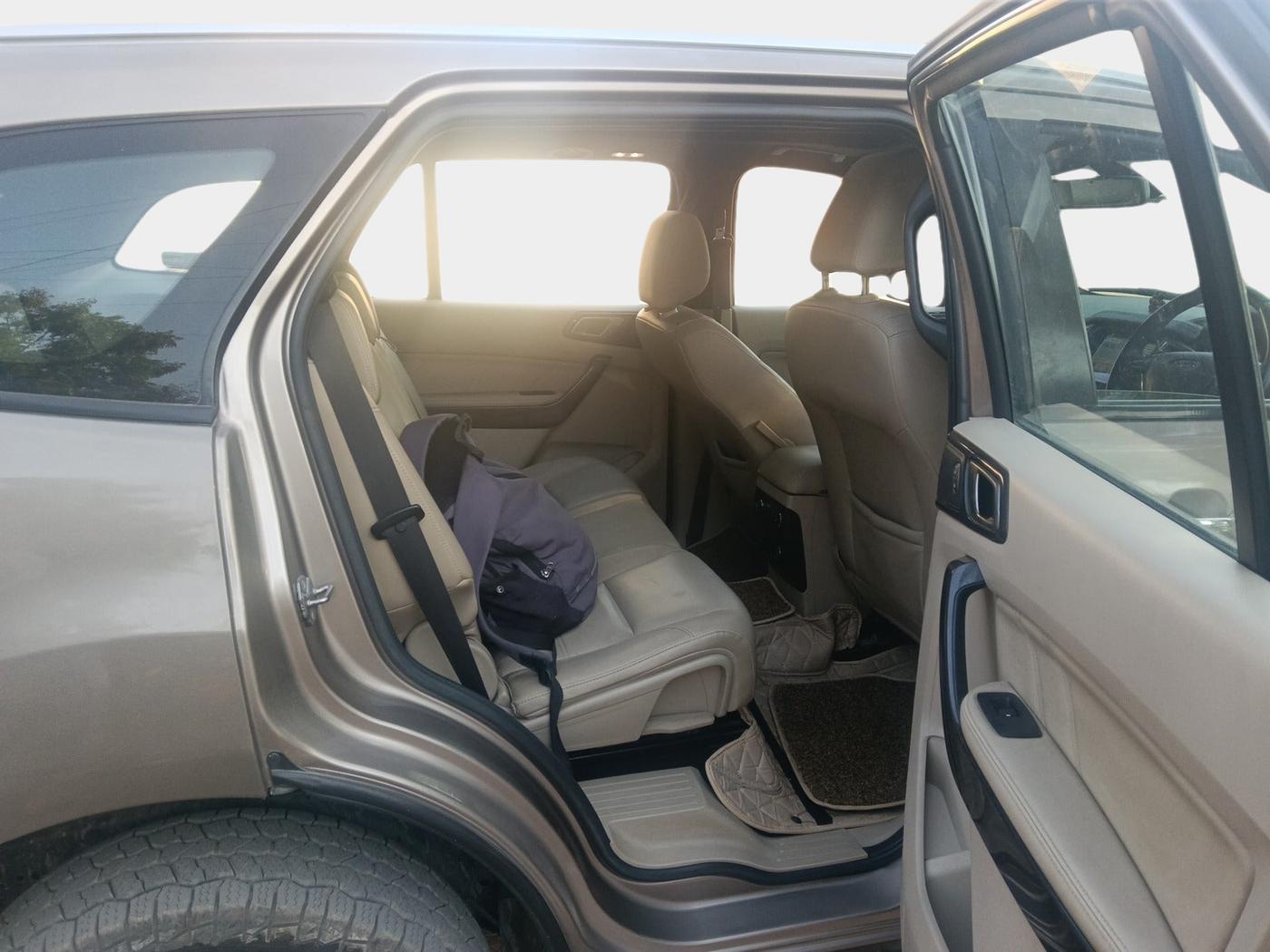 2019 Ford Endeavour TITANIUM PLUS 2.2 4X2 AT SUNROOF, Diesel, Automatic, 88,375 km, interior