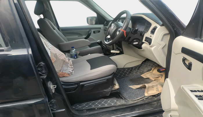2019 Mahindra Scorpio S9, Diesel, Manual, 2,03,967 km, interior