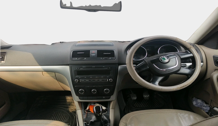 2011 Skoda Yeti AMBITION 2.0 TDI CR 4X2, Diesel, Manual, 1,80,781 km, interior