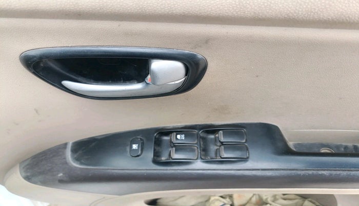 2012 Hyundai i10 SPORTZ 1.2, Petrol, Manual, 74,623 km, interior