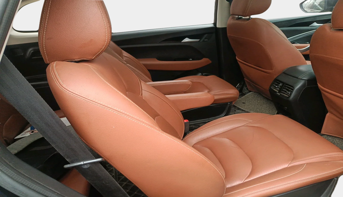 2022 MG HECTOR PLUS SHARP 2.0 DIESEL TURBO MT 6-STR, Diesel, Manual, 34,777 km, interior