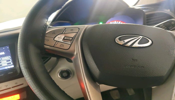 2020 Mahindra XUV300 W8 1.2 PETROL, Petrol, Manual, 63,587 km, interior