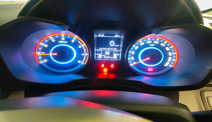 2020 Mahindra XUV300 W8 1.2 PETROL, Petrol, Manual, 63,587 km, interior