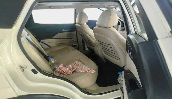 2020 Mahindra XUV300 W8 1.2 PETROL, Petrol, Manual, 63,587 km, interior