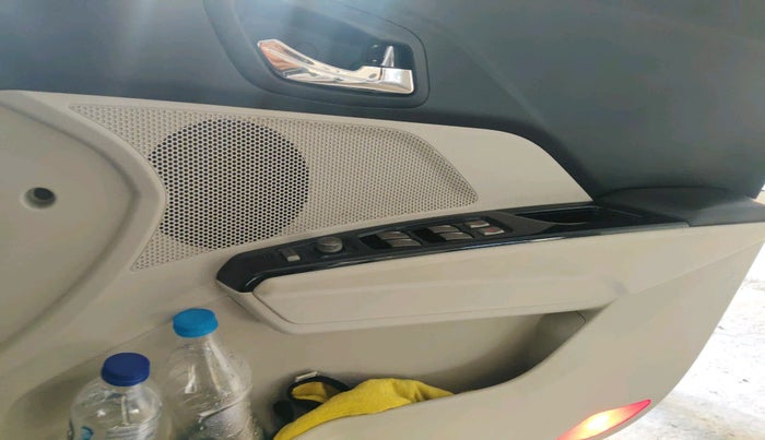 2020 Mahindra XUV300 W8 1.2 PETROL, Petrol, Manual, 63,587 km, interior