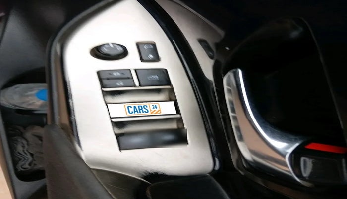 2016 Toyota Innova Crysta 2.4 ZX 7 STR, Diesel, Manual, 2,65,075 km, interior