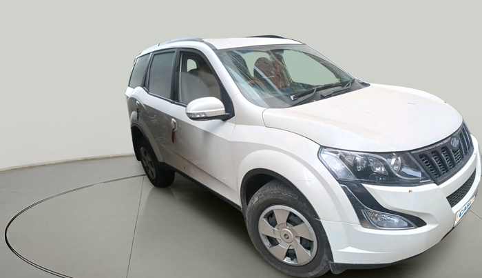 2017 Mahindra XUV500 W6, Diesel, Manual, 1,66,942 km, exterior