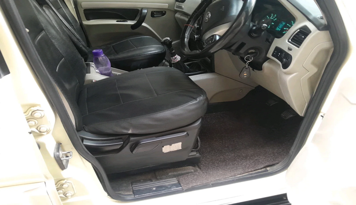 2015 Mahindra Scorpio S10, Diesel, Manual, 2,56,183 km, interior