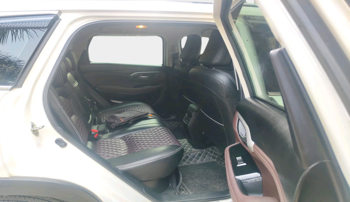 2023 Maruti Grand Vitara ZETA SMART HYBRID AT, Petrol, Automatic, 26,441 km, interior