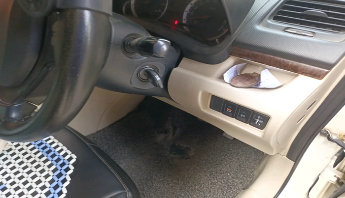 2013 Maruti Swift Dzire VXI, Petrol, Manual, 2,07,890 km, interior