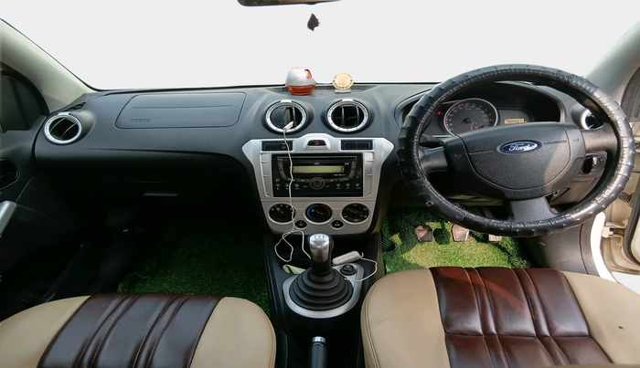 2012 Ford Figo TITANIUM 1.2 PETROL, Petrol, Manual, 99,048 km, interior