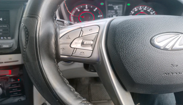 2019 Mahindra XUV300 W8 (O) 1.5 DIESEL, Diesel, Manual, 1,09,294 km, interior