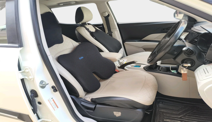 2023 Mahindra XUV300 W6 1.5 Sunroof Diesel, Diesel, Manual, 65,765 km, interior