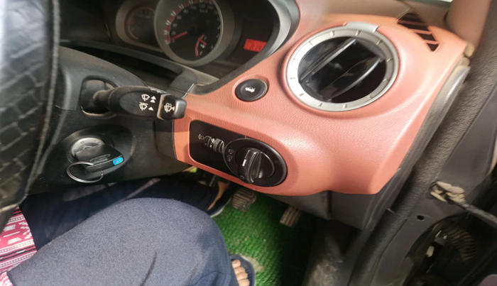 2011 Ford Figo ZXI 1.2 PETROL, Petrol, Manual, 81,934 km, interior