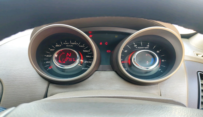 2014 Mahindra XUV500 W6, Diesel, Manual, 1,12,757 km, interior