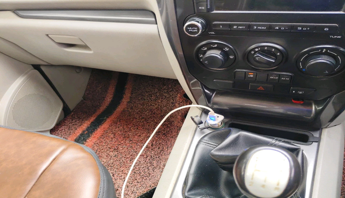 2018 Mahindra Scorpio S7, Diesel, Manual, 70,321 km, interior