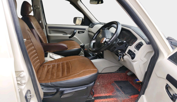 2018 Mahindra Scorpio S7, Diesel, Manual, 70,321 km, interior