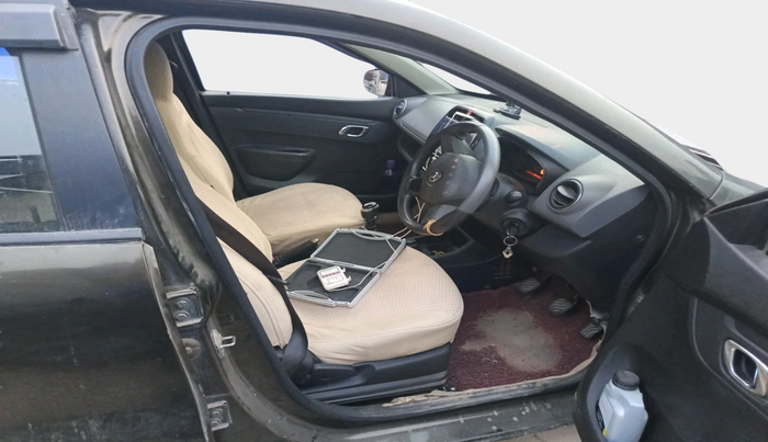 2018 Renault Kwid RXT 1.0 (O), Petrol, Manual, 74,771 km, interior