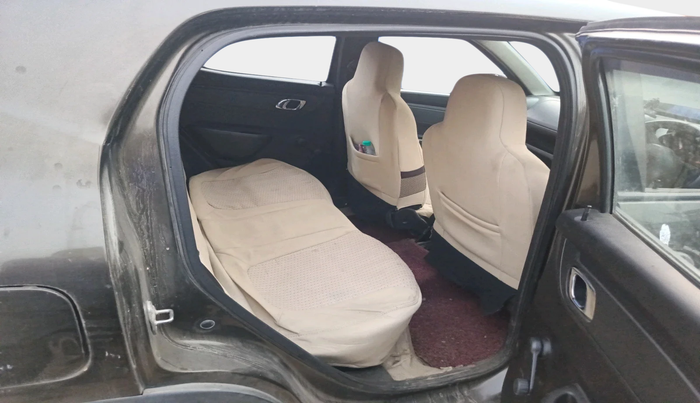 2018 Renault Kwid RXT 1.0 (O), Petrol, Manual, 74,771 km, interior