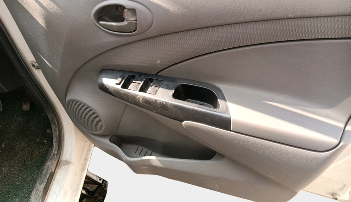 2011 Toyota Etios Liva G, Petrol, Manual, 40,570 km, interior