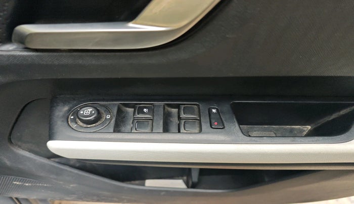 2021 Tata PUNCH CREATIVE AMT 1.2 RTN DUAL TONE, Petrol, Automatic, 31,975 km, interior