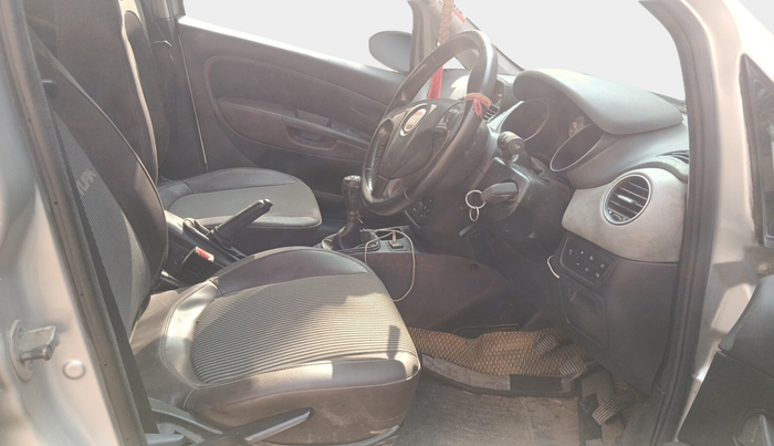 2015 Fiat Avventura EMOTION MULTIJET 1.3, Diesel, Manual, 1,24,307 km, interior