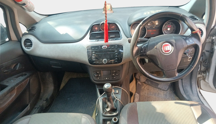 2015 Fiat Avventura EMOTION MULTIJET 1.3, Diesel, Manual, 1,24,307 km, interior