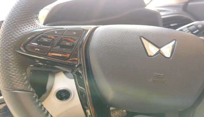 2024 Mahindra XUV 3XO AX7L 1.2 Petrol AT, Petrol, Automatic, 43,348 km, interior