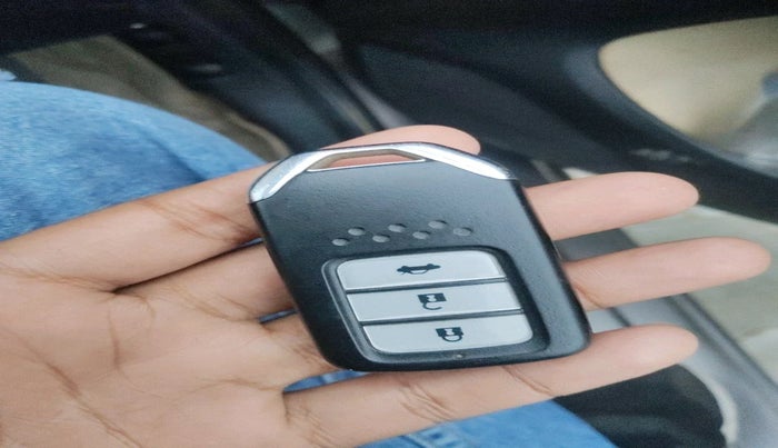 2016 Honda City 1.5L I-VTEC VX (O) MT, Petrol, Manual, 1,55,892 km, interior