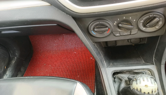 2016 Maruti Vitara Brezza VDI, Diesel, Manual, 1,40,000 km, interior