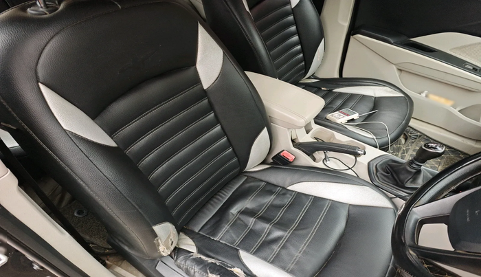 2019 Mahindra XUV300 W6 1.5 DIESEL, Diesel, Manual, 83,689 km, interior